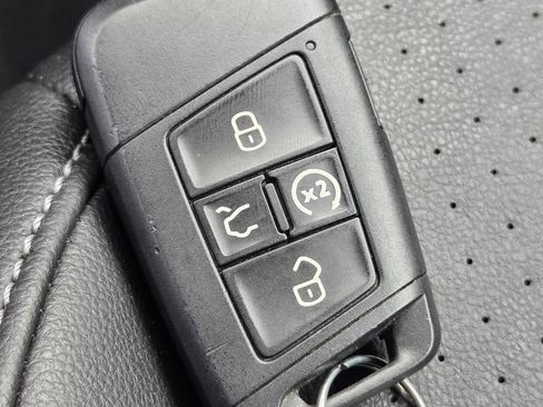 Used 2018 Volkswagen Atlas SEL w/ R-Line Package AWD/4WD image 40