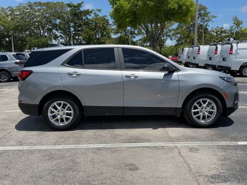 Certified 2024 Chevrolet Equinox LS w/ LS Convenience Package FWD image 8