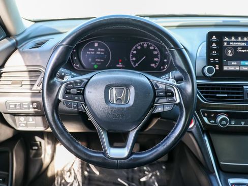 Used 2019 Honda Accord Touring image 9