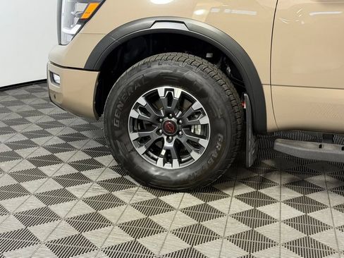 Used 2024 Nissan Titan PRO-4X w/ Pro-4x Convenience Package AWD/4WD image 42