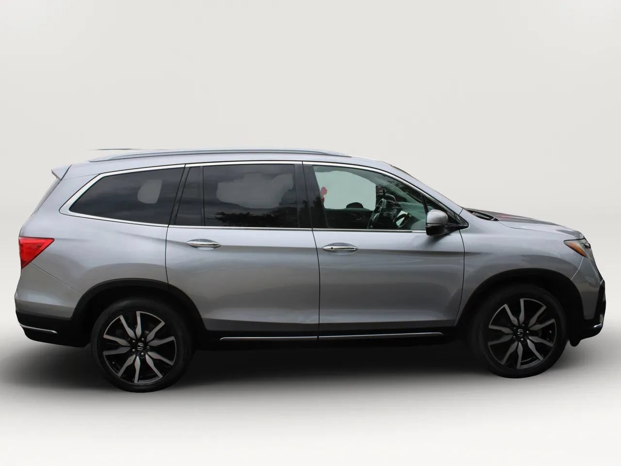Used 2020 Honda Pilot Touring image 11