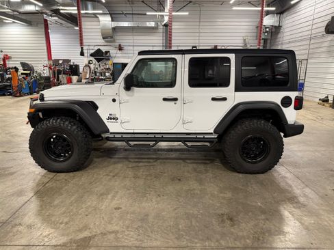 Used 2022 Jeep Wrangler Unlimited Sport AWD/4WD image 40