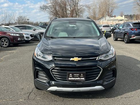 Used 2020 Chevrolet Trax LT image 2