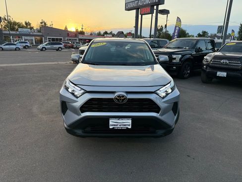 Used 2025 Toyota RAV4 LE AWD/4WD image 4