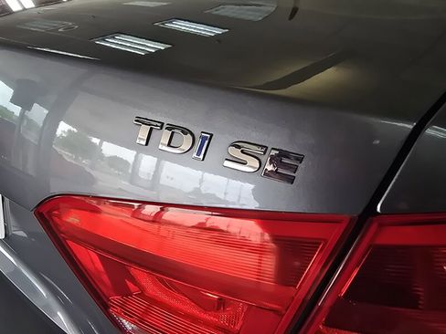 Used 2013 Volkswagen Passat TDI SE FWD image 29