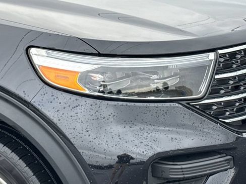 Used 2023 Ford Explorer XLT AWD/4WD image 12