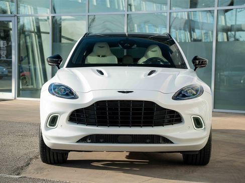 Used 2022 Aston Martin DBX image 5