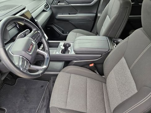 Used 2025 GMC Acadia Elevation image 16