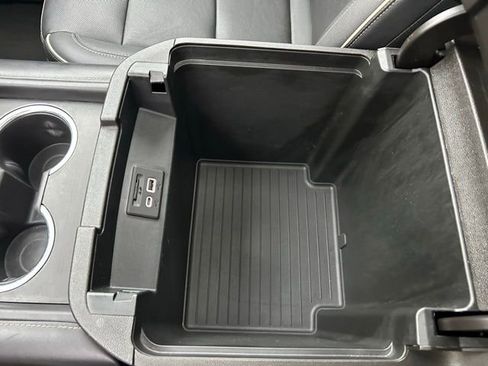 Used 2021 Chevrolet Tahoe Premier w/ Premium Package image 29