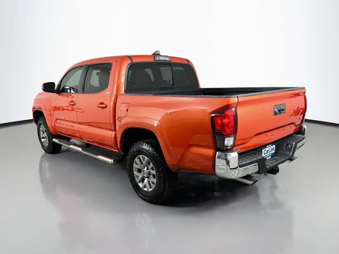 Used 2018 Toyota Tacoma SR5 RWD image 5