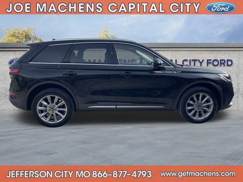 Used 2022 Lincoln Corsair AWD w/ Premium Package image 5