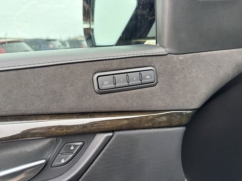 Used 2019 Cadillac Escalade ESV Platinum image 27