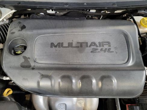 Used 2020 Jeep Cherokee Latitude Plus FWD image 30