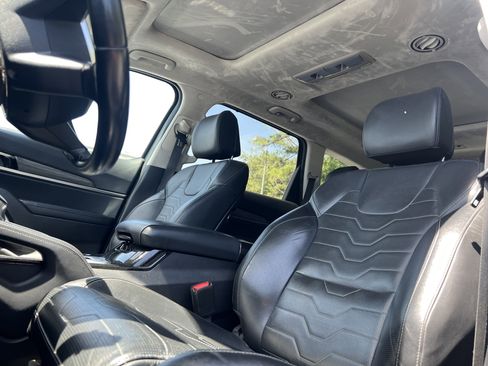 Used 2022 Kia Telluride SX w/ SX Prestige Package image 3