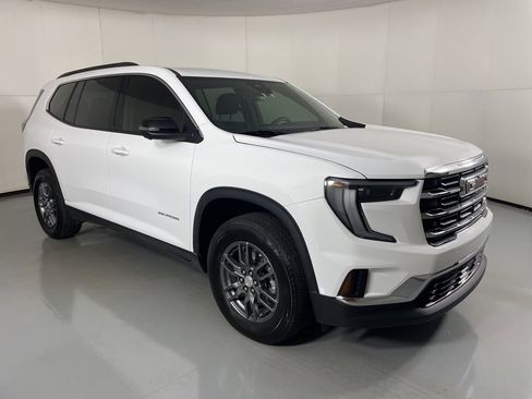 Used 2025 GMC Acadia Elevation image 2