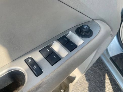 Used 2010 Ford Fusion Hybrid FWD image 13