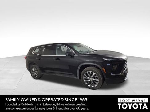 Used 2025 Buick Enclave Preferred AWD/4WD image 5