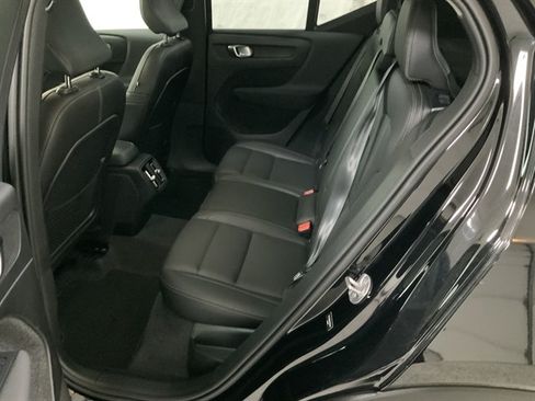 Used 2024 Volvo XC40 B5 Plus AWD/4WD image 18