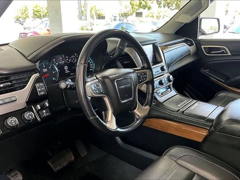 Used 2020 GMC Yukon XL Denali w/ Denali Ultimate Package AWD/4WD image 17