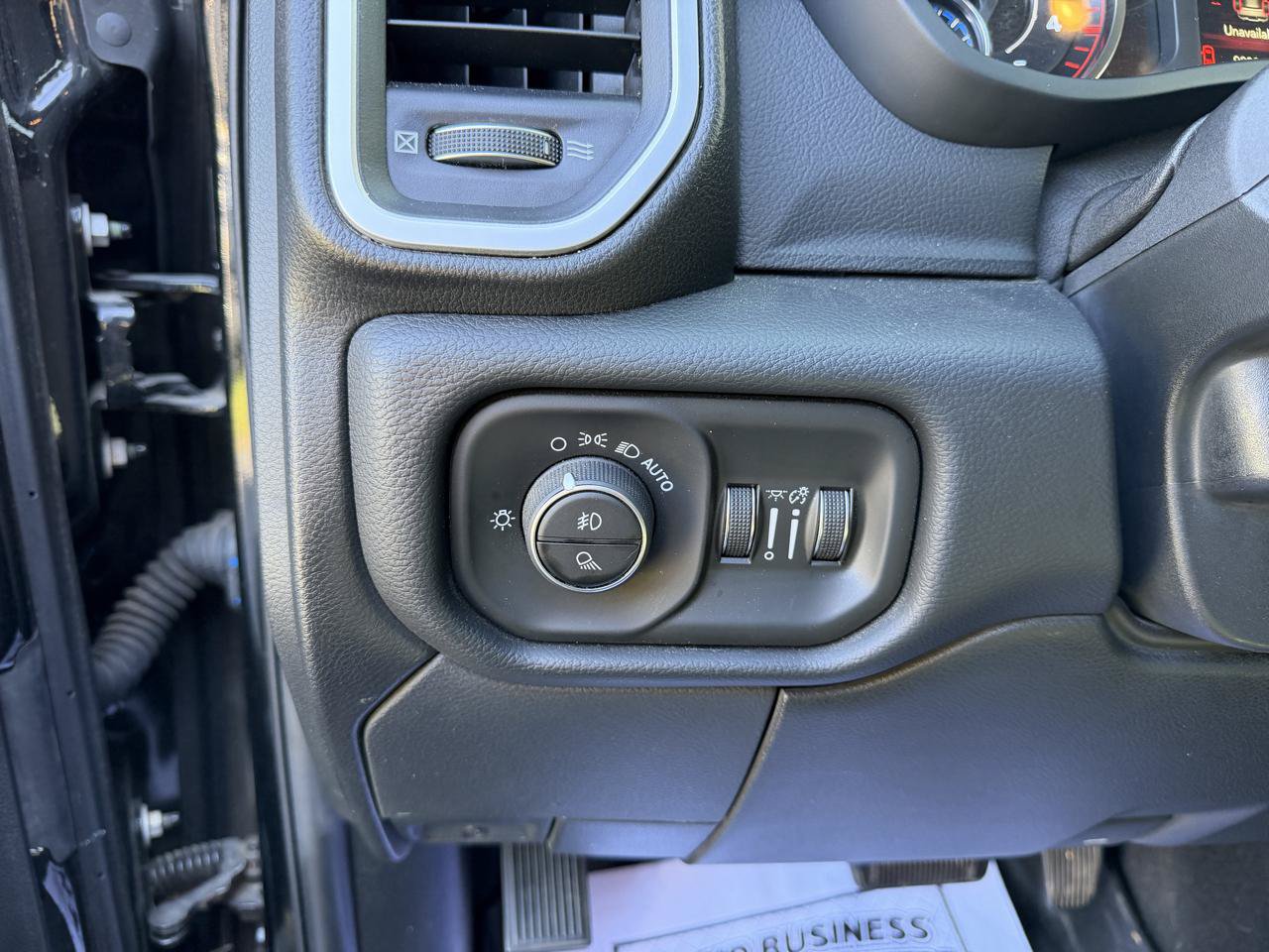 Used 2020 RAM 2500 Big Horn w/ Night Edition AWD/4WD image 25