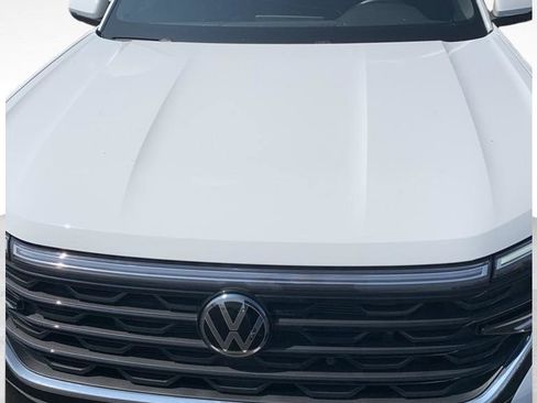 Used 2024 Volkswagen Atlas Cross Sport SE AWD/4WD image 3
