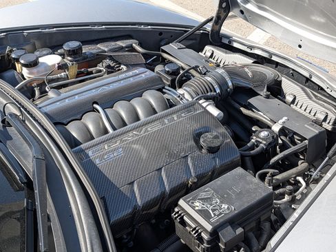 Used 2006 Chevrolet Corvette Coupe w/ Preferred Equipment Group RWD image 12