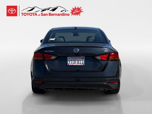 Used 2022 Nissan Altima 2.5 SV image 4