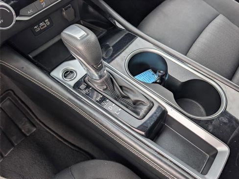 Used 2023 Nissan Altima 2.5 SV image 17