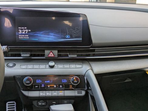 New 2025 Hyundai Elantra SEL image 22