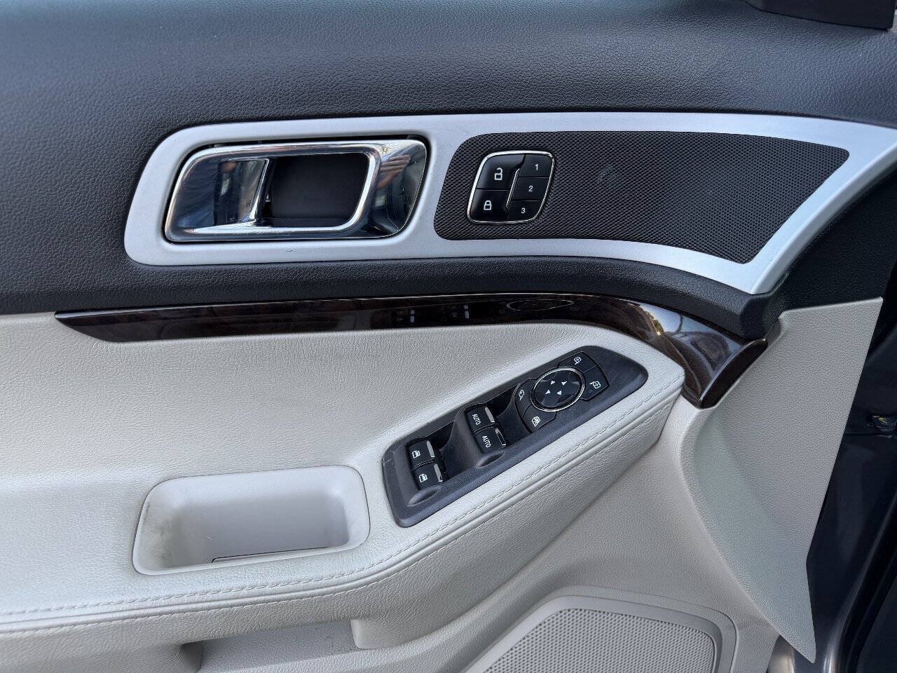 Used 2013 Ford Explorer Limited AWD/4WD image 11