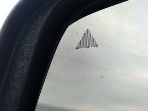 Used 2020 Jeep Grand Cherokee Laredo image 40