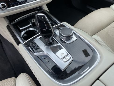 Used 2016 BMW 740i RWD image 13