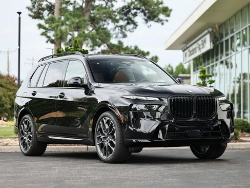 New 2027 BMW X7 xDrive40i w/ M Sport Package AWD/4WD image 1
