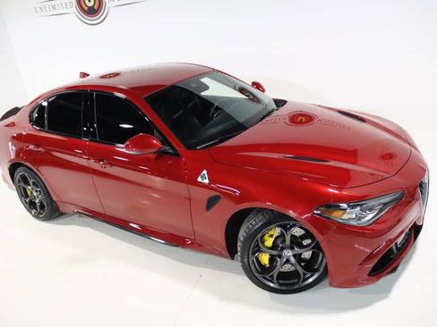 Used 2018 Alfa Romeo Giulia Quadrifoglio w/ Driver Assist Dynamic Package image 77
