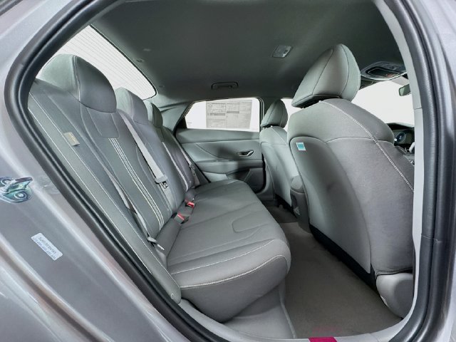 New 2025 Hyundai Elantra SEL FWD image 40