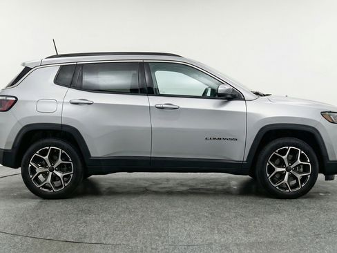 Used 2025 Jeep Compass Limited AWD/4WD image 11
