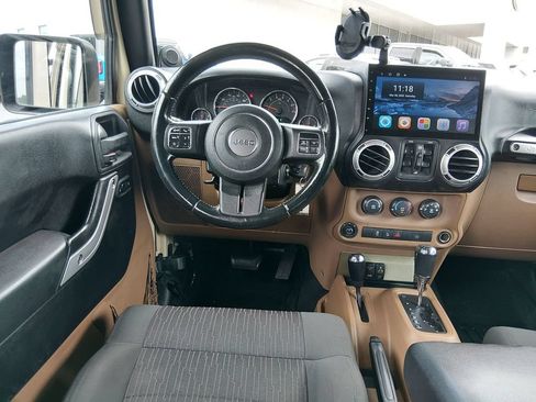 Used 2011 Jeep Wrangler Unlimited Sahara w/ Connectivity Group AWD/4WD image 11