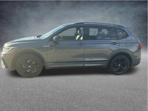 Used 2024 Volkswagen Tiguan SE R-Line FWD image 5
