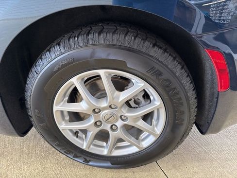 Used 2024 Chrysler Pacifica Touring-L image 43