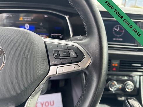 Used 2024 Volkswagen Jetta SE image 17