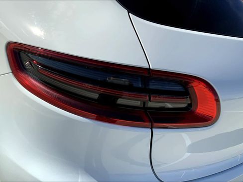 Used 2017 Porsche Macan image 23