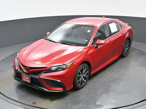 Used 2023 Toyota Camry SE image 35