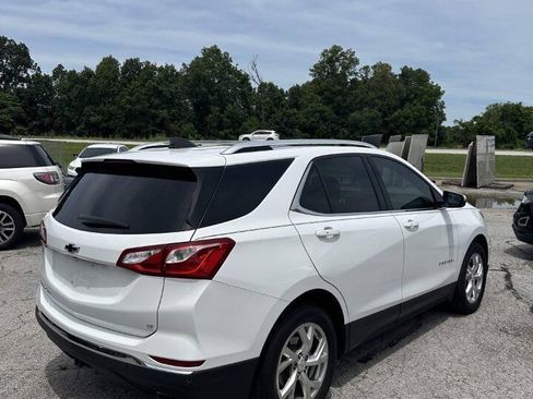 Used 2019 Chevrolet Equinox LT w/ Sun & Navigation Package FWD image 4