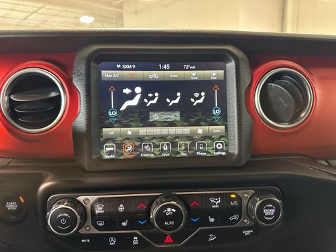 Used 2020 Jeep Wrangler Unlimited Rubicon AWD/4WD image 24