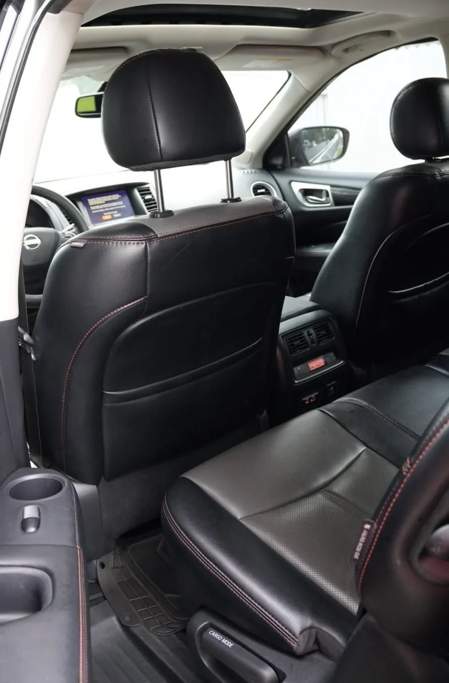 Used 2020 Nissan Pathfinder SL FWD image 12