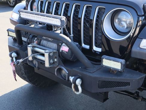 Used 2020 Jeep Gladiator Overland AWD/4WD image 31