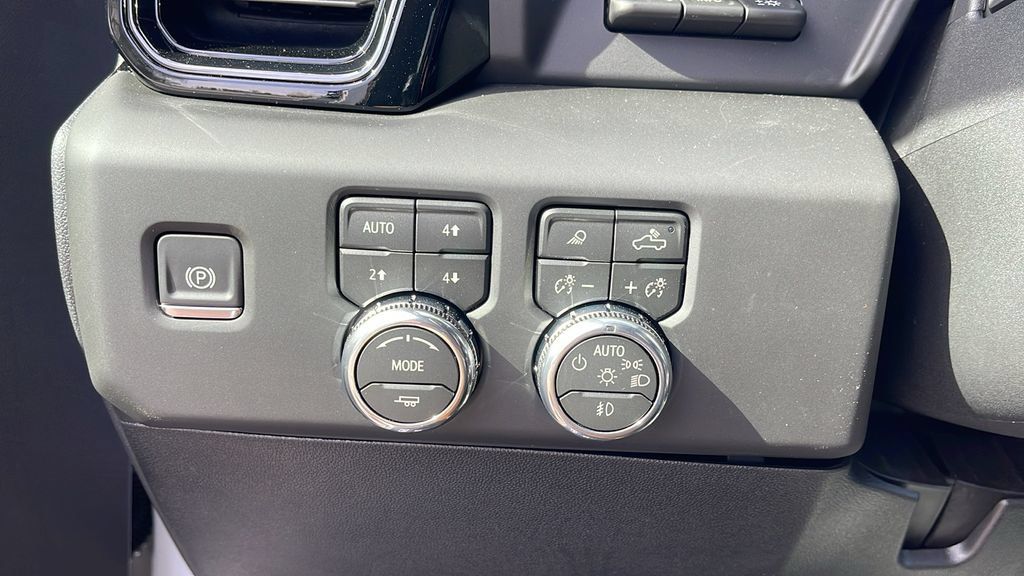 New 2026 GMC Sierra 2500 AT4X AWD/4WD image 28