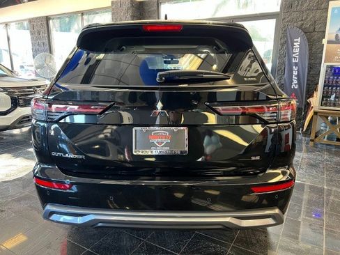 New 2026 Mitsubishi Outlander SE AWD/4WD image 12