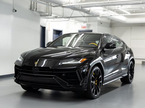 Used 2024 Lamborghini Urus S AWD/4WD image 2