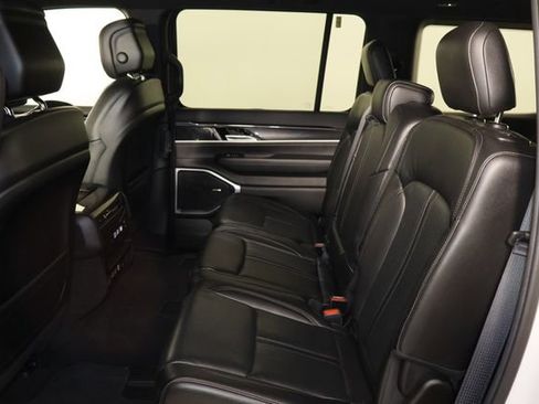 Used 2022 Jeep Wagoneer Series I image 17